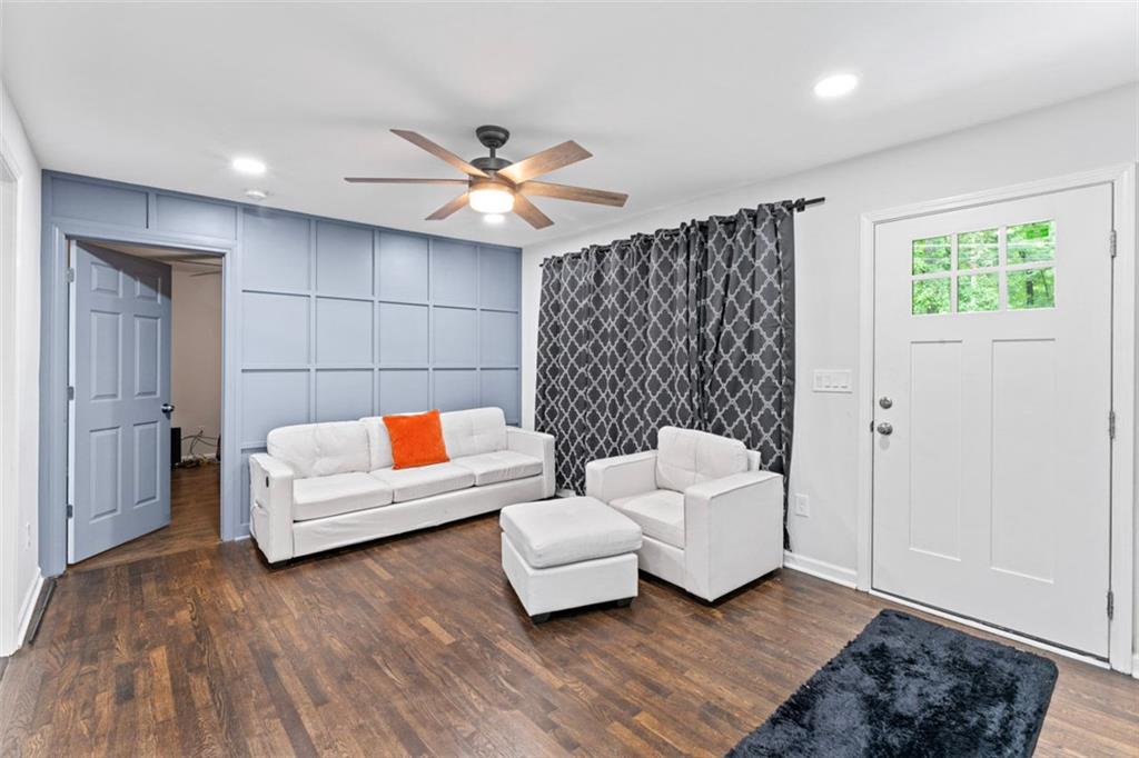 GLORE C C & L F WALLACE - Residential
