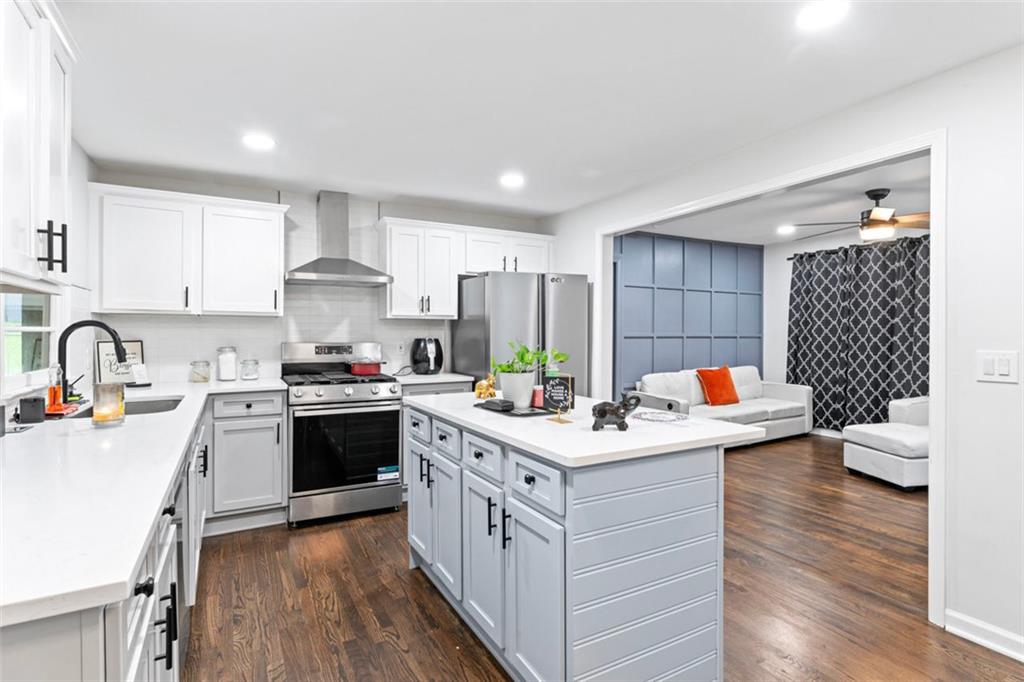 GLORE C C & L F WALLACE - Residential