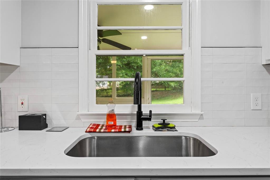 GLORE C C & L F WALLACE - Residential