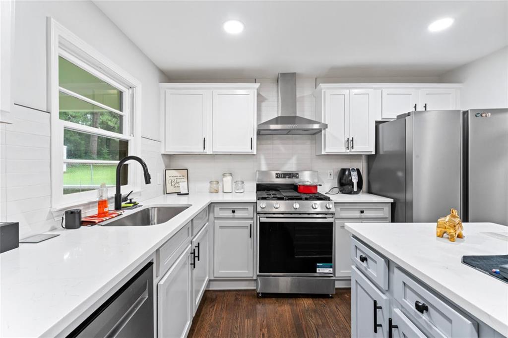 GLORE C C & L F WALLACE - Residential