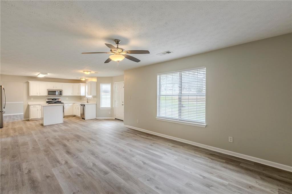 4060 Rockmill Cove, Ellenwood, Georgia image 7