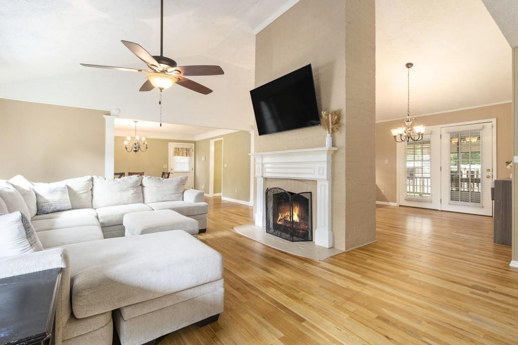 1134 Roscoe Road