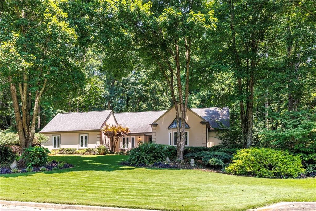 1565 Kings Crossing