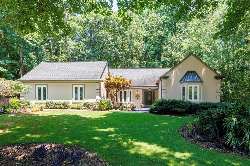 1565 Kings Crossing