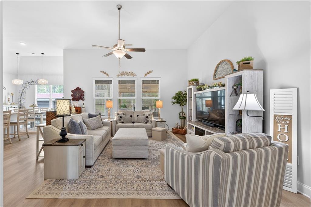 118 Golden Oaks Drive
