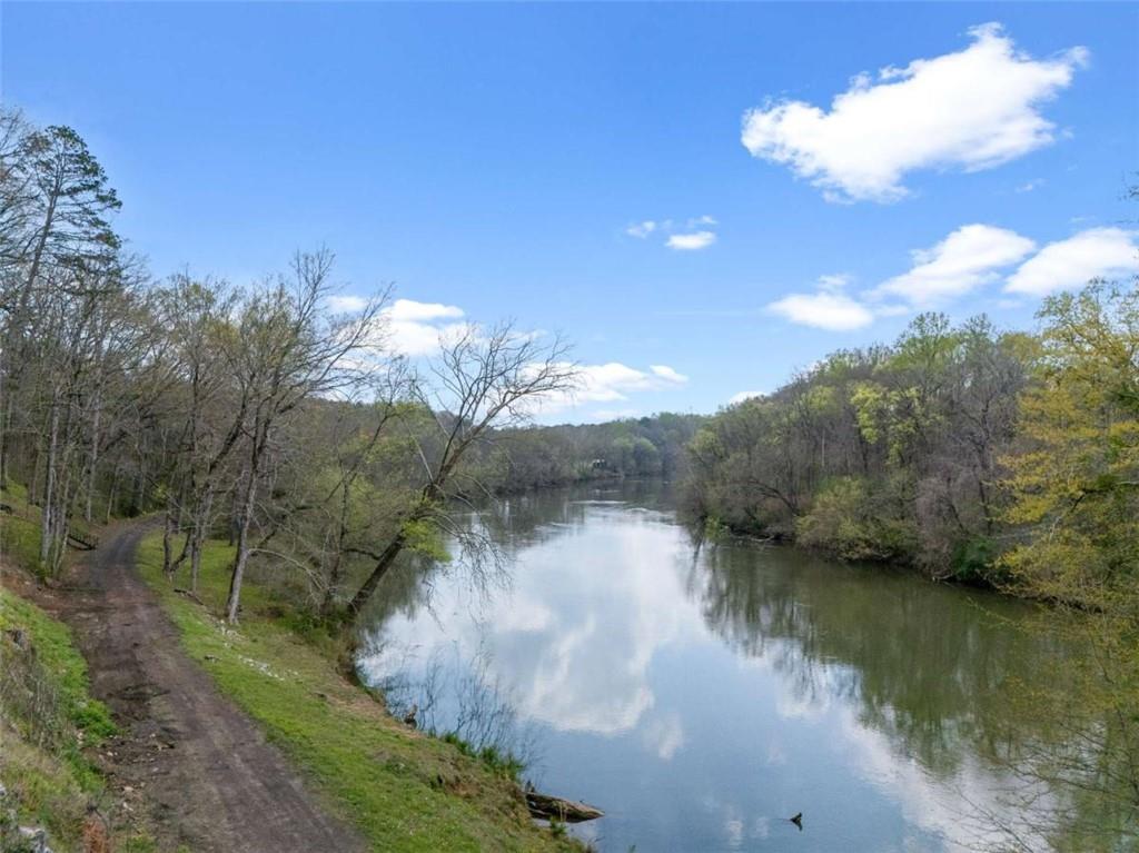 39 Shoals Ferry Road
