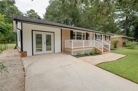 Homes For Sale - 832 Virginia Court<br/> Conyers, GA 30094