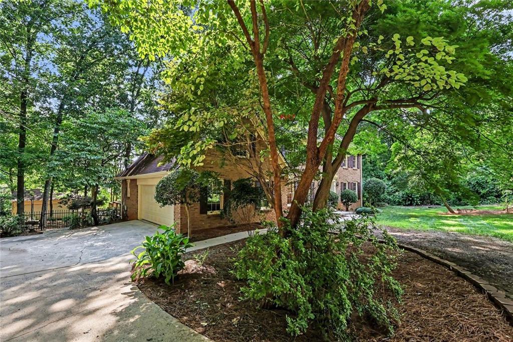 1903 Colony Oaks Drive