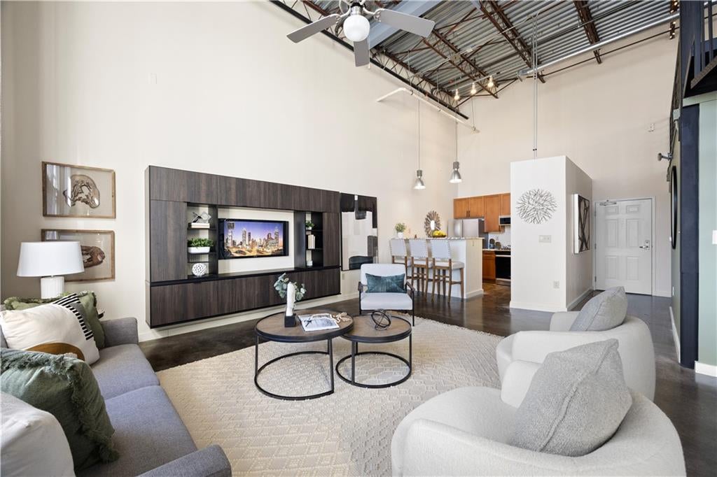 572 Edgewood Avenue NE 301