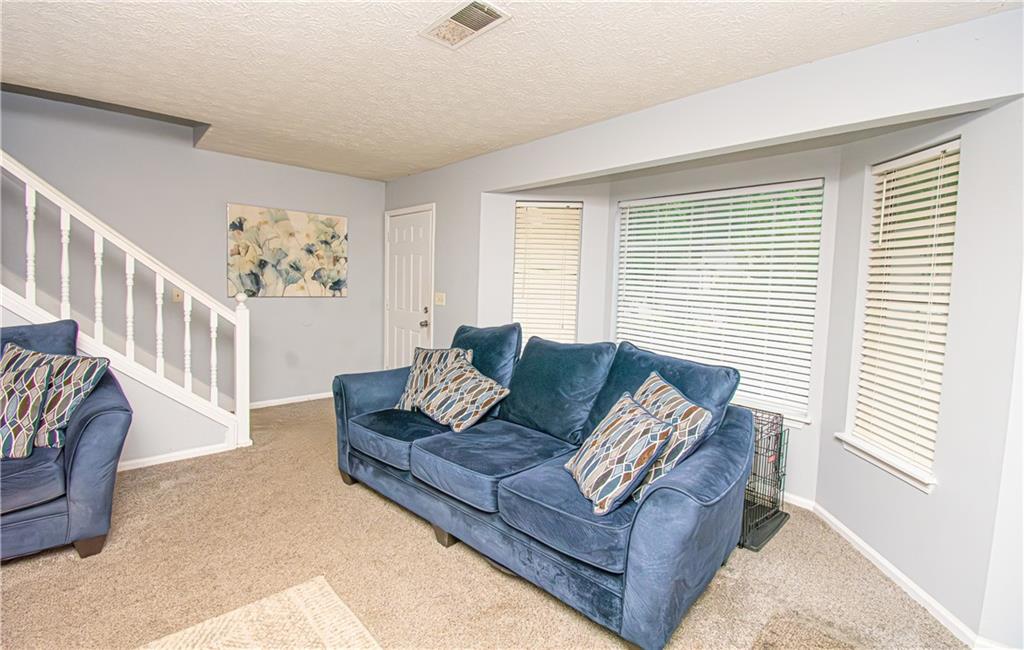 6847 S Lakewood Terrace
