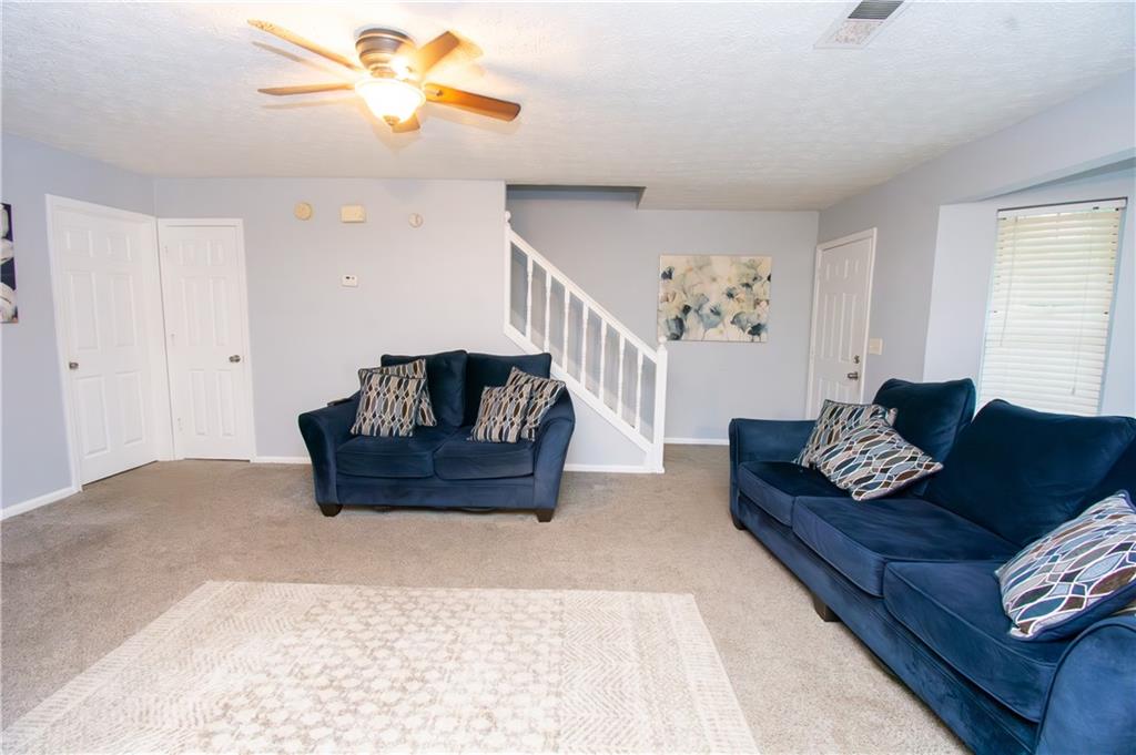 6847 S Lakewood Terrace
