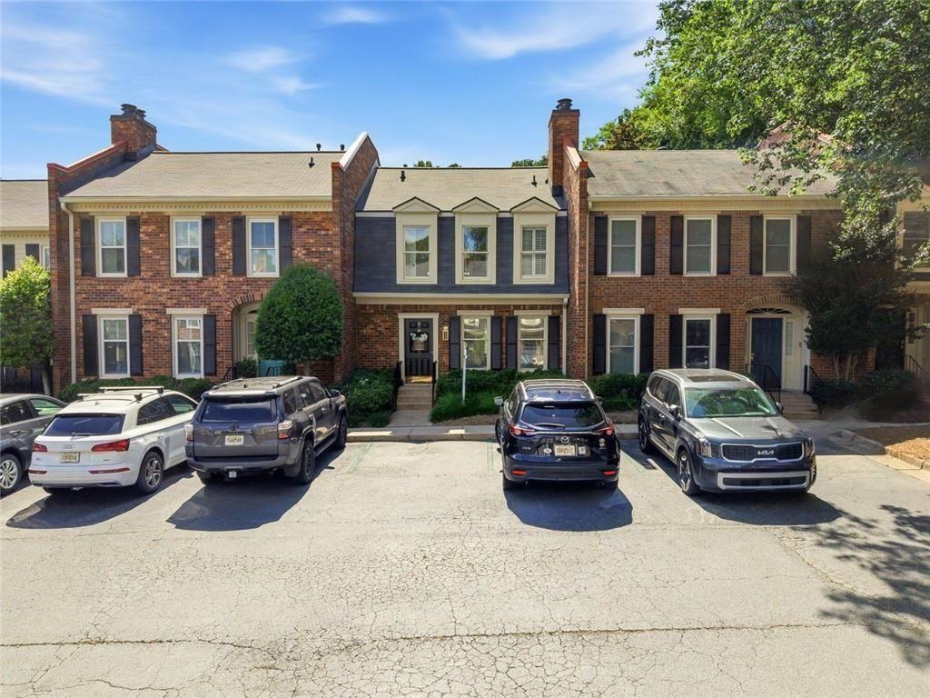 13 Stratford Hall Place NE #13