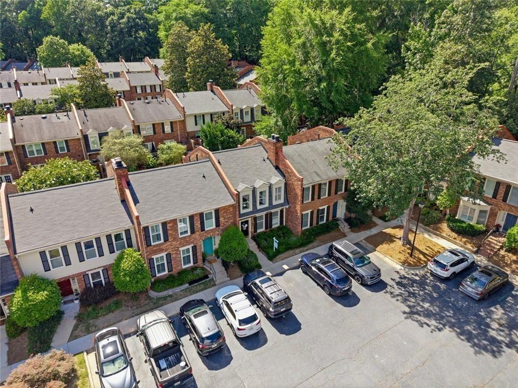13 Stratford Hall Place NE #13