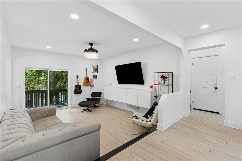 700 Cedar Knoll Drive, Roswell, GA, 30076 700 Cedar Knoll Drive