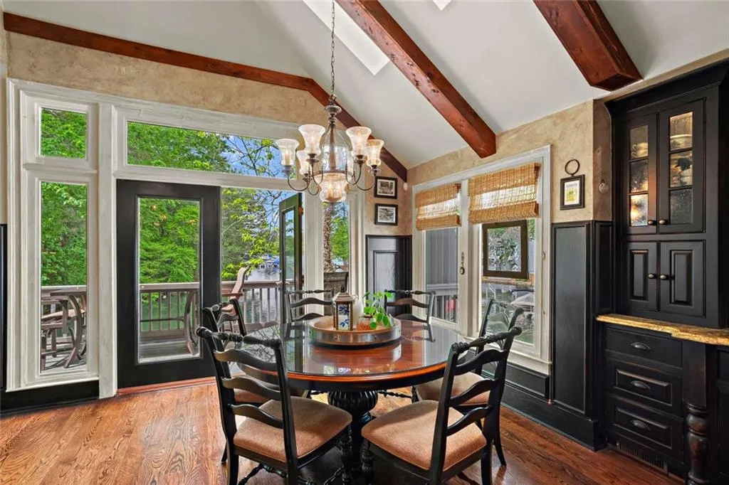 Alpharetta, Georgia 30005, United States, 3 Bedrooms Bedrooms, ,4 BathroomsBathrooms,Residential,Pending,118433