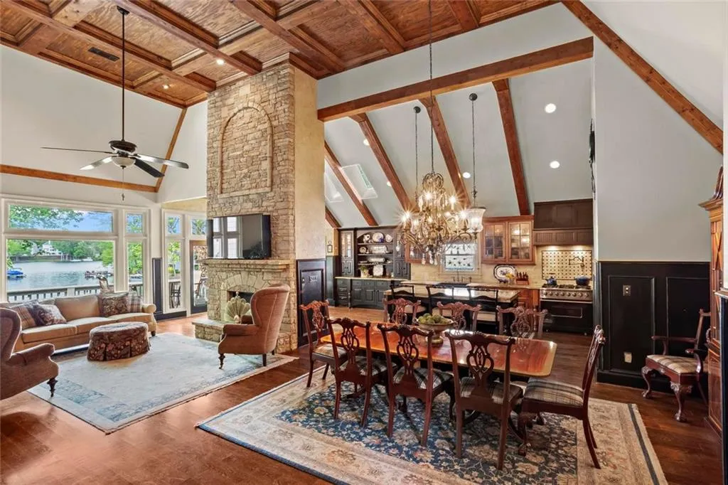 Alpharetta, Georgia 30005, United States, 3 Bedrooms Bedrooms, ,4 BathroomsBathrooms,Residential,Pending,118433