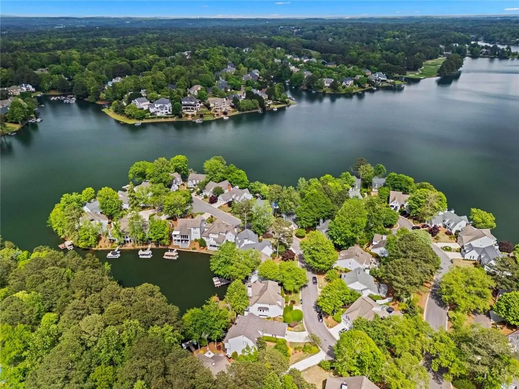 Alpharetta, Georgia 30005, United States, 3 Bedrooms Bedrooms, ,4 BathroomsBathrooms,Residential,Pending,118433