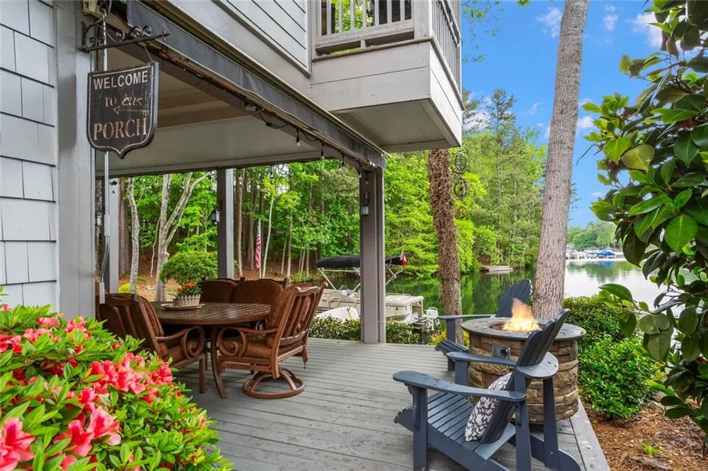 Alpharetta, Georgia 30005, United States, 3 Bedrooms Bedrooms, ,4 BathroomsBathrooms,Residential,Pending,118433