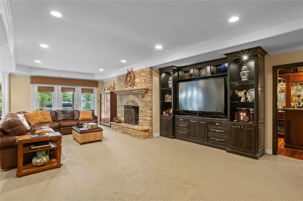 Alpharetta, Georgia 30005, United States, 3 Bedrooms Bedrooms, ,4 BathroomsBathrooms,Residential,Pending,118433