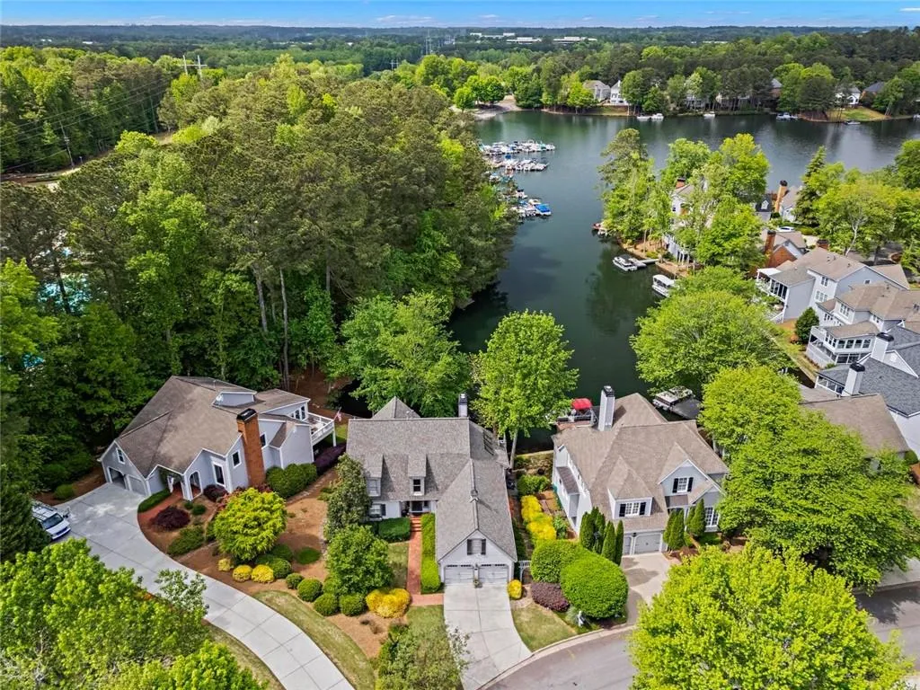 Alpharetta, Georgia 30005, United States, 3 Bedrooms Bedrooms, ,4 BathroomsBathrooms,Residential,Pending,118433