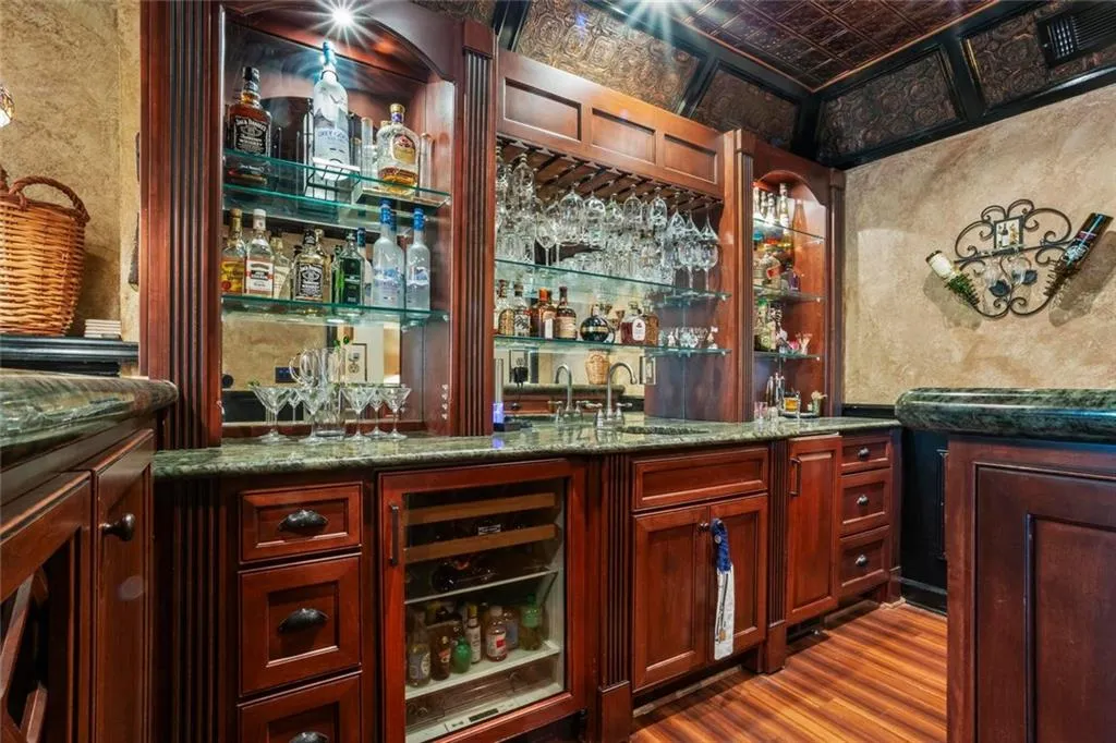 Alpharetta, Georgia 30005, United States, 3 Bedrooms Bedrooms, ,4 BathroomsBathrooms,Residential,Pending,118433