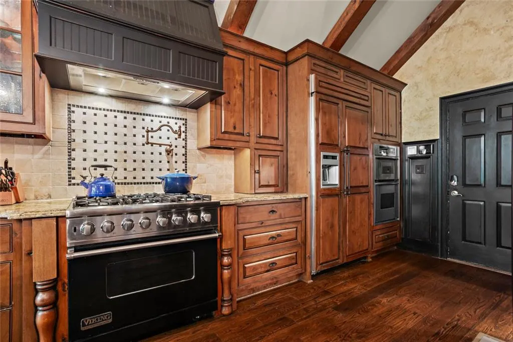 Alpharetta, Georgia 30005, United States, 3 Bedrooms Bedrooms, ,4 BathroomsBathrooms,Residential,Pending,118433