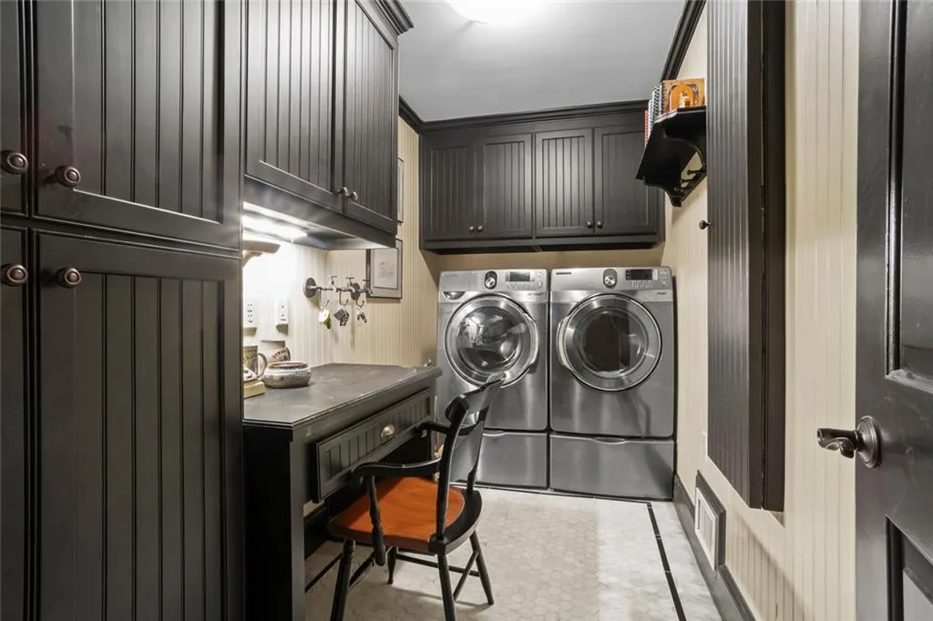 Alpharetta, Georgia 30005, United States, 3 Bedrooms Bedrooms, ,4 BathroomsBathrooms,Residential,Pending,118433