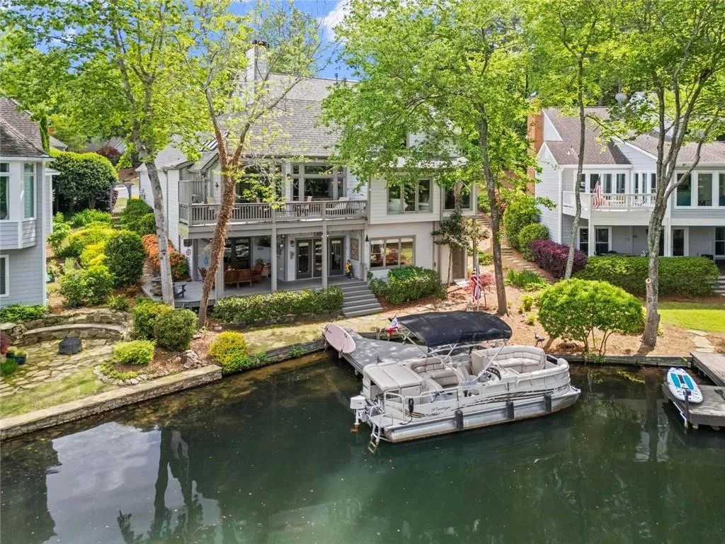 Alpharetta, Georgia 30005, United States, 3 Bedrooms Bedrooms, ,4 BathroomsBathrooms,Residential,Pending,118433