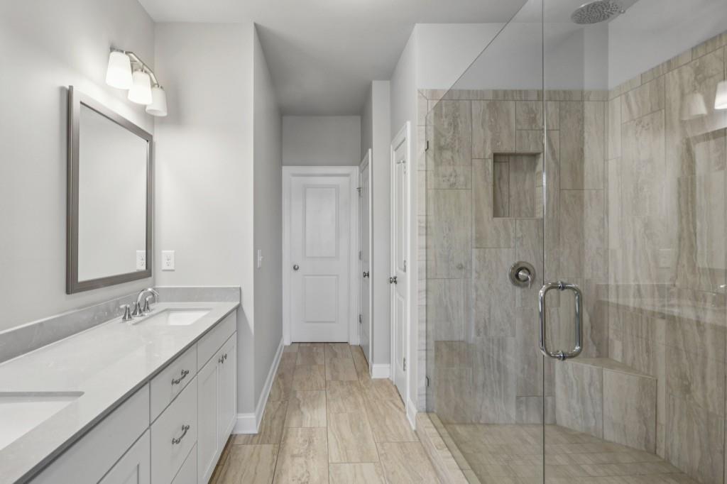 3899 Glenview Club Lane