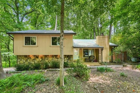 Homes For Sale - 596 Dover Street<br/> Marietta, GA 30066