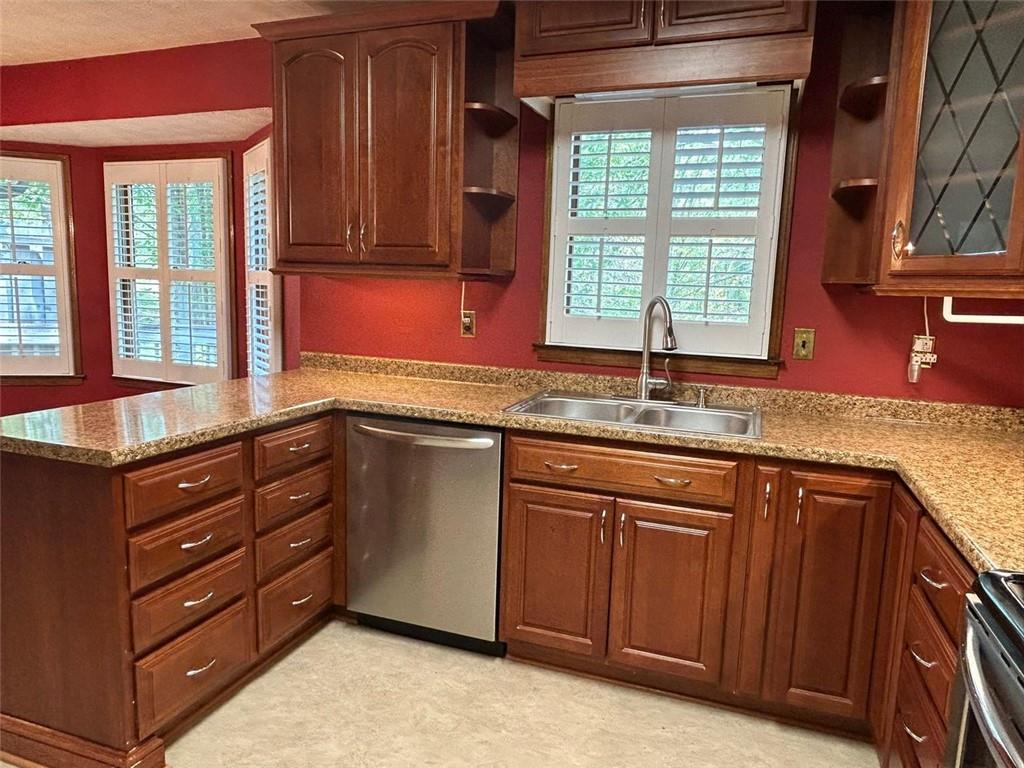 4152 Scenic Mountain Drive, Snellville, Georgia image 12