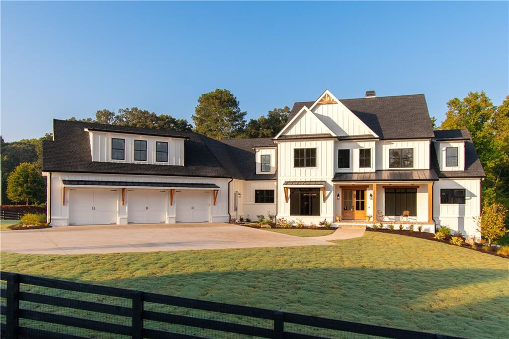 7915 E Cherokee Drive