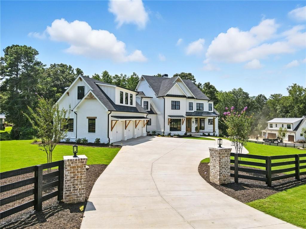 7915 E Cherokee Drive