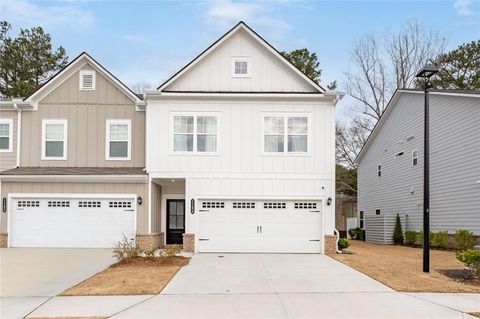 Townhouse For Sale - 1184 Chastain Drive<br/> Sugar Hill, GA 30518