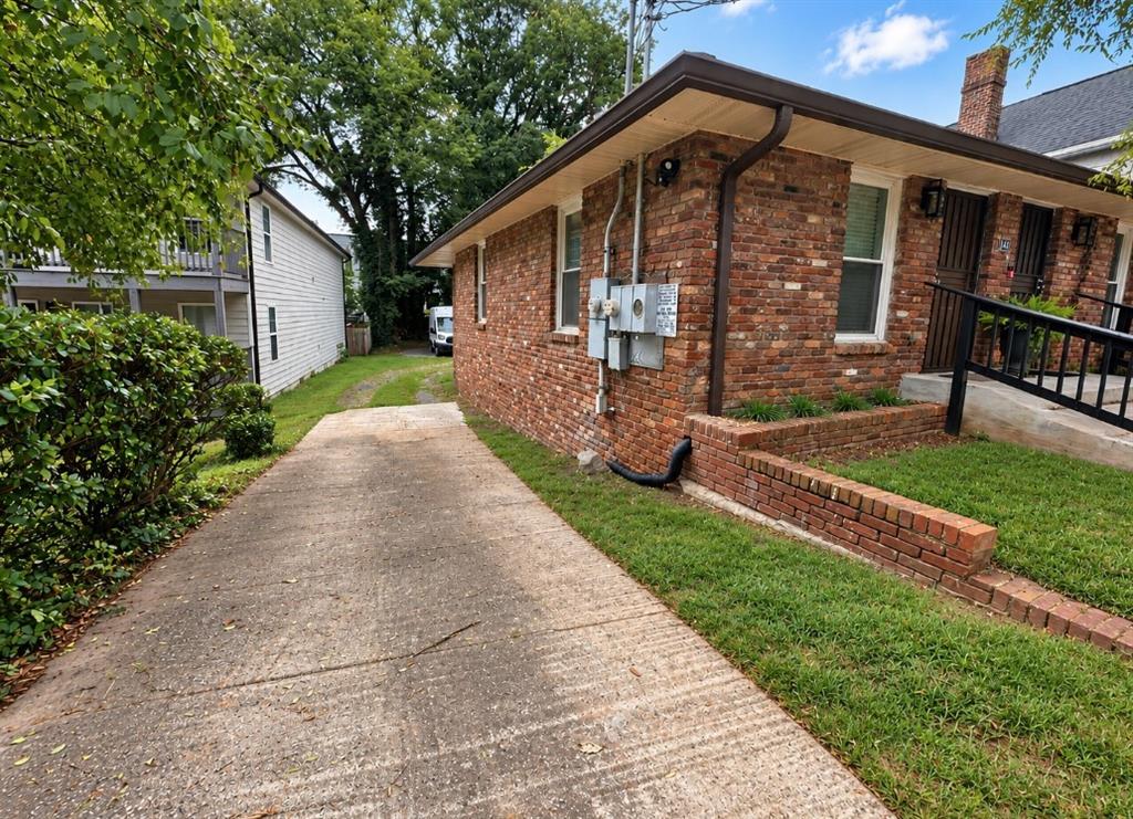 141 Walnut Street SW