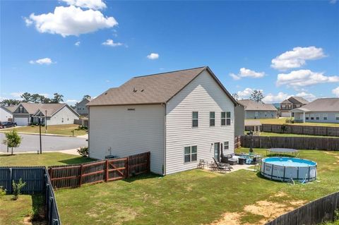 A home in Adairsville