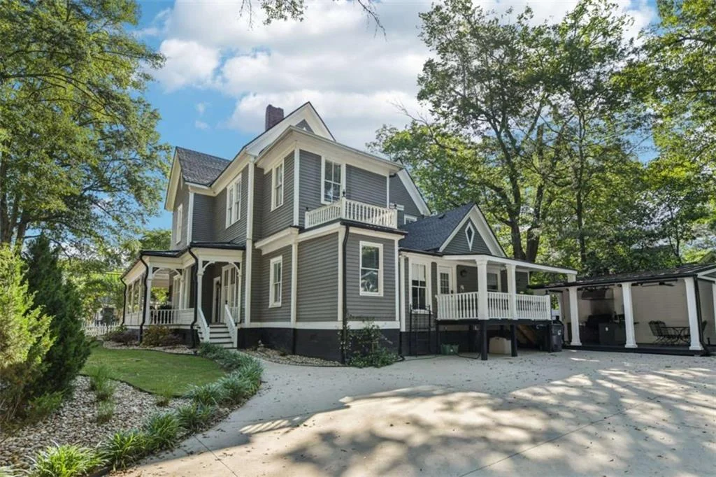207 E Hightower Trail E