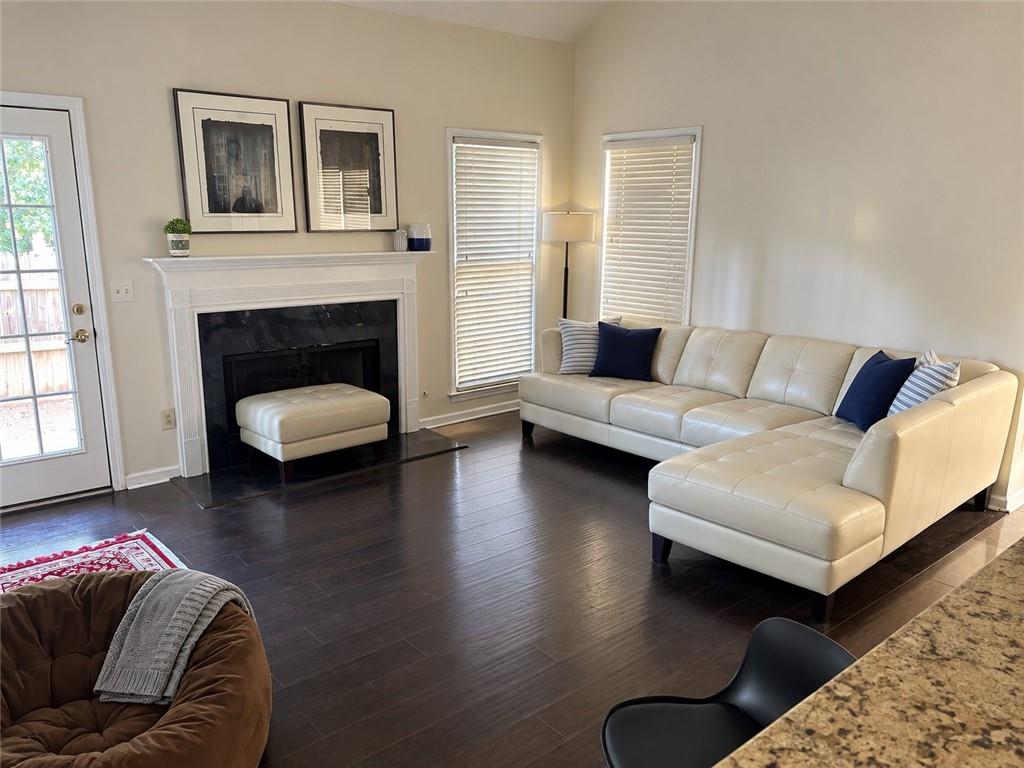 3345 Glenrose Trail