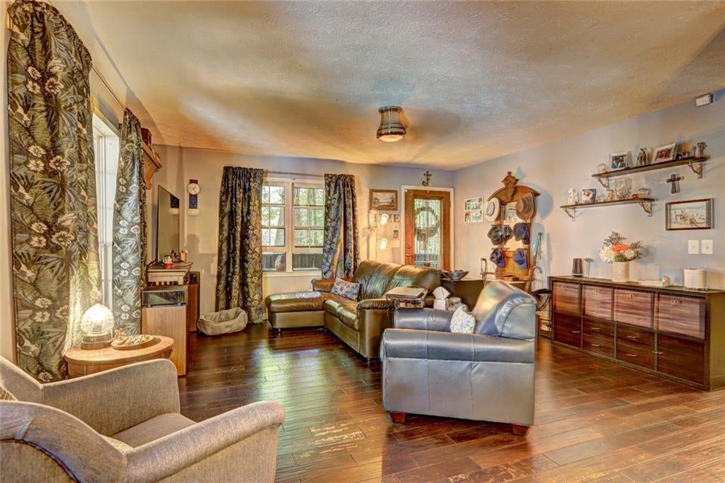 346 DOCK LATHEM Trail
