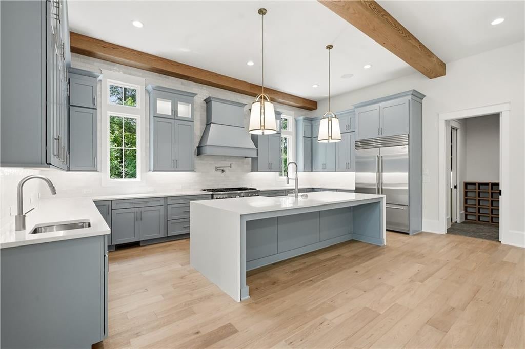 275 Heatherton Way