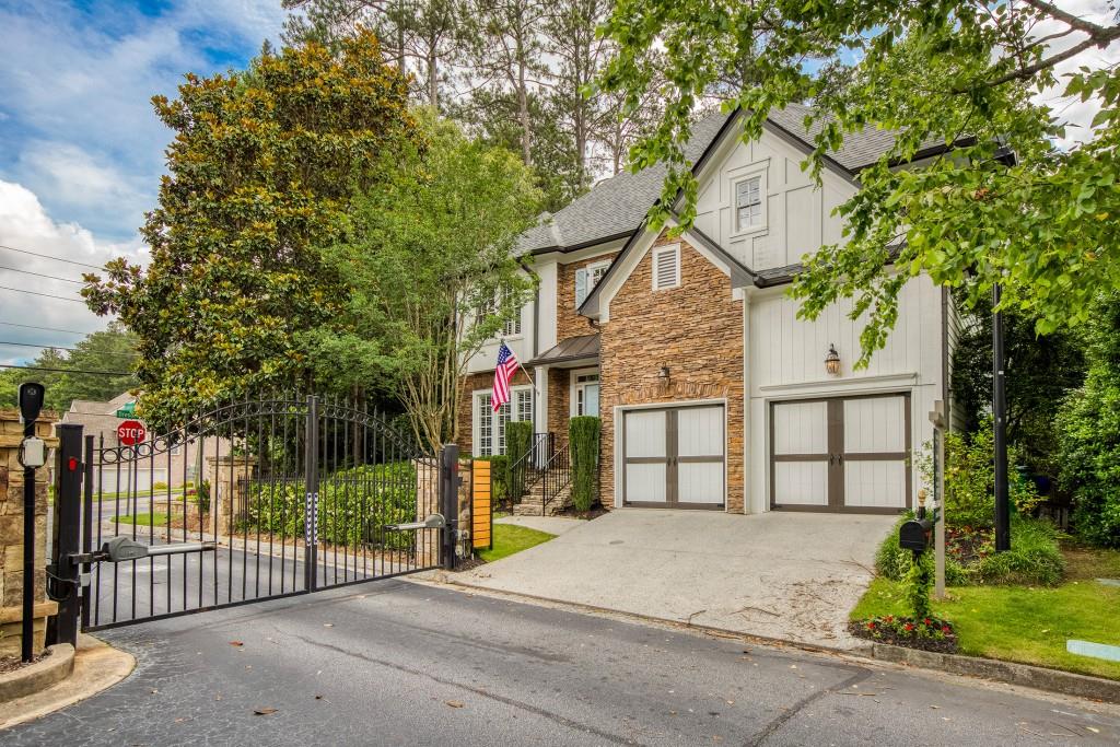 2635 Brookline Circle NE