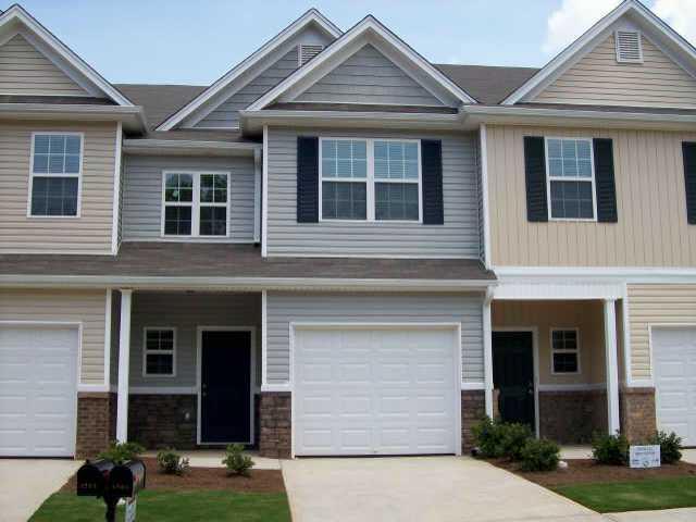 14B-WAYNE DUAL MASTERS- BRIGHT & OPEN PLAN, HUGE BREAKFAST BAR W/ VIEW TO FAMILY RM W/GAS FIREPLACE. INCLUDED APPLIANCES W/FRIDGE & W/D. LG LAUNDRY RM, IMPRESSIVE CLOSET SPACE EVERYWHERE. 9FT CEILINGS, HARDWOODS, CROWN MOLDING & SO MUCH MORE!