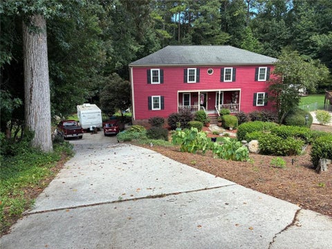 Homes For Sale - 144 Shadow Lake Drive<br/> Lilburn, GA 30047