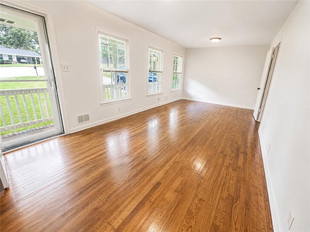 886 Oakhill Court