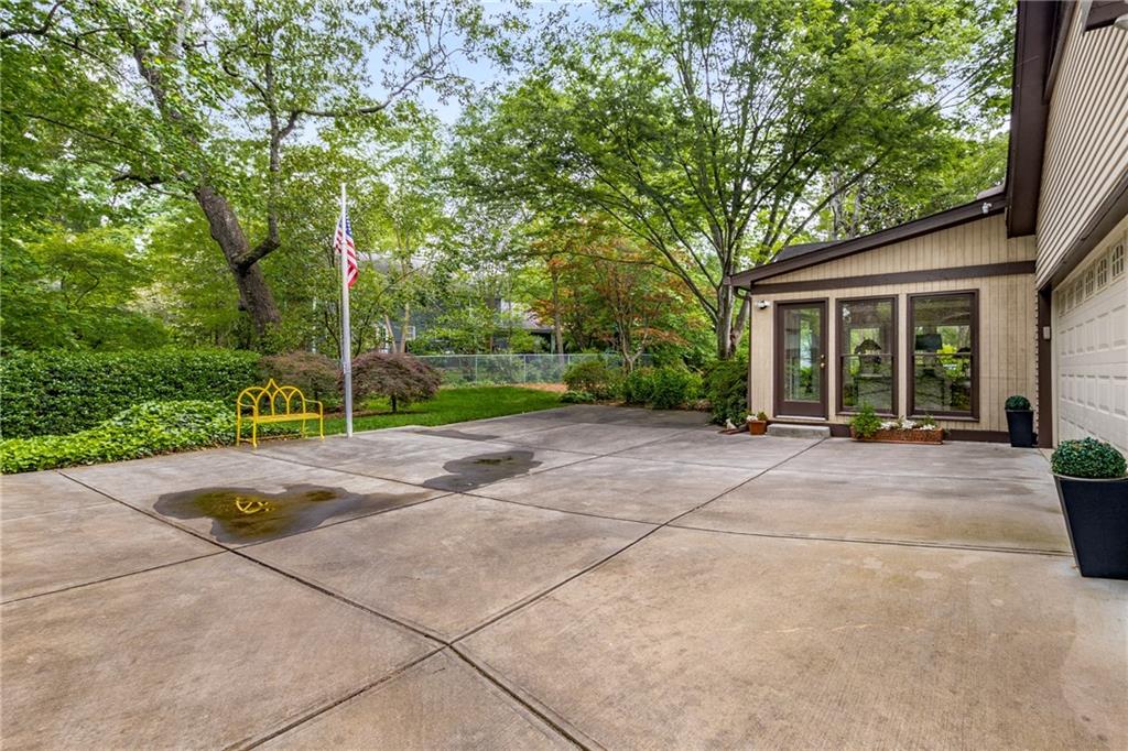 4716 N Springs Court, Atlanta, Georgia image 28