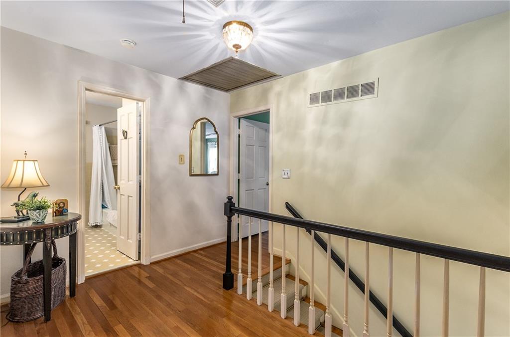 4716 N Springs Court, Atlanta, Georgia image 13