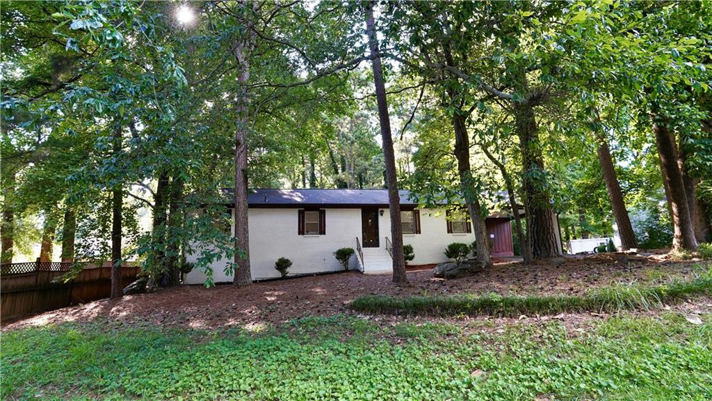 5521 E Wind Drive SW