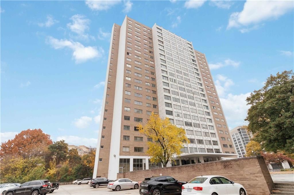 Photo of 215 Piedmont Avenue NE #1609, Atlanta, GA 30308 (MLS # 7685360)