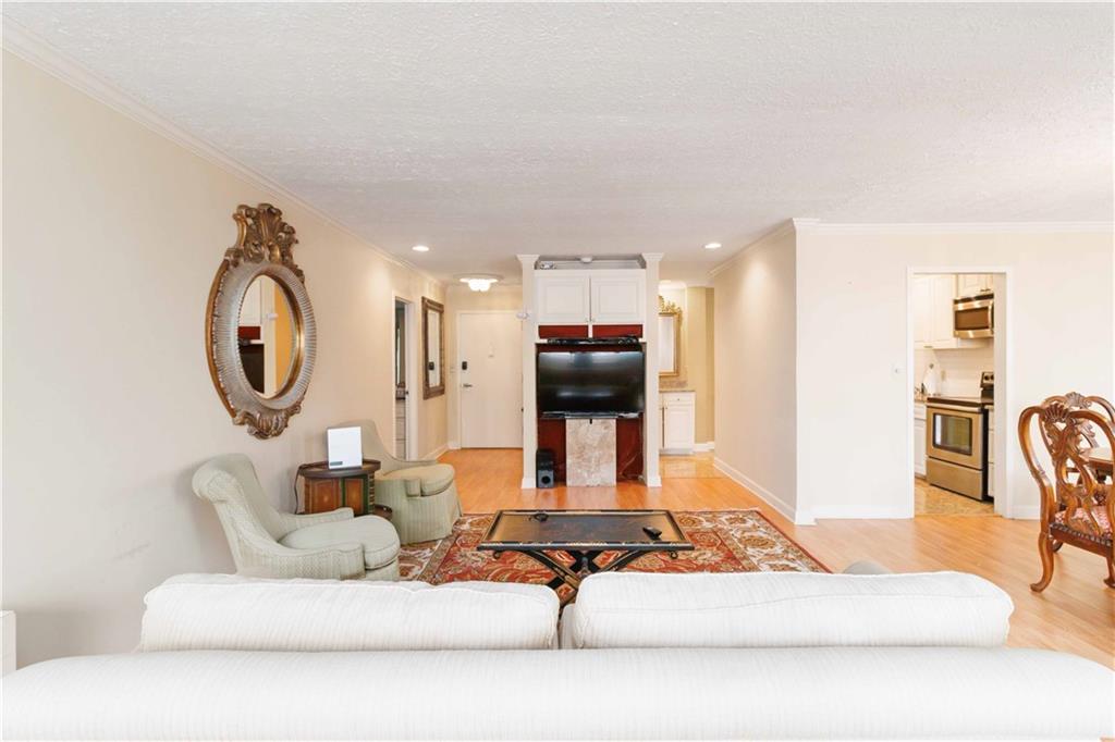 215 Piedmont Avenue NE 1609