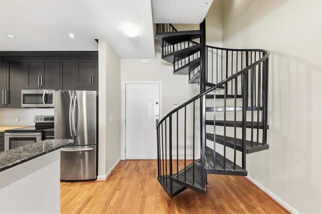 955 Juniper Street NE 2316